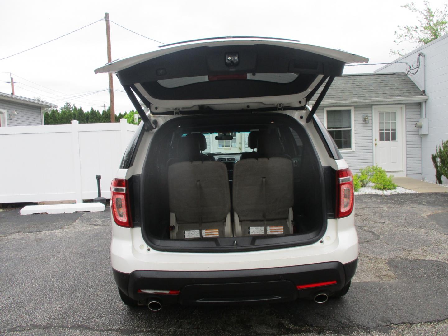 2013 WHITE Ford Explorer (1FM5K8D81DG) , AUTOMATIC transmission, located at 540a Delsea Drive, Sewell, NJ, 08080, (856) 589-6888, 39.752560, -75.111206 - Photo#28